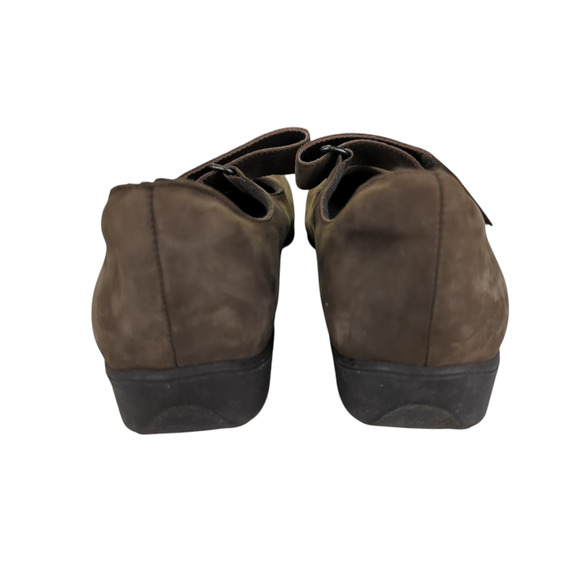 Munro Brown Flats - Picture 6 of 8